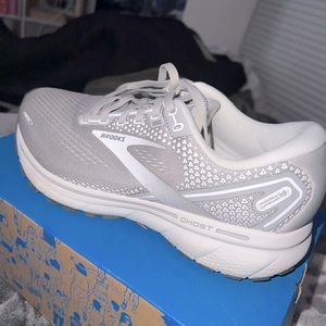 Brooks sneakers